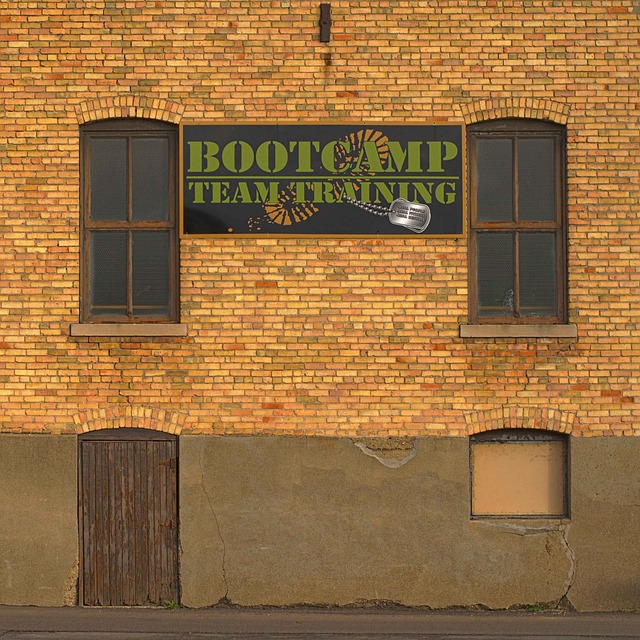 **”Od zera do Architekta Chmur bez doświadczenia IT: Czy intensywny bootcamp wystarczy, by zdobyć pierwszą pracę?”**