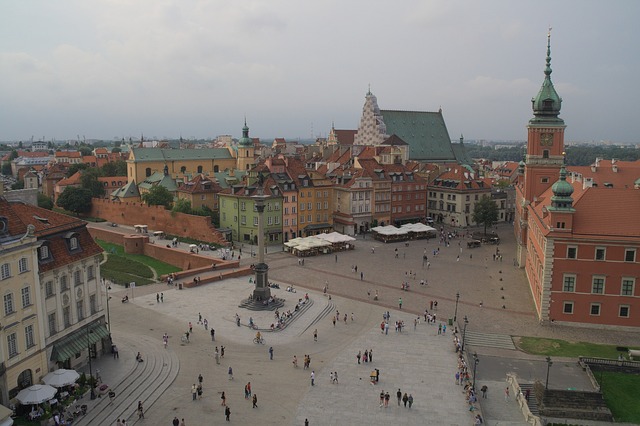 **[Dźwięki Miasta: Przewodnik po Akustycznych Osobliwościach Warszawy dla Osób z Nadwrażliwością Słuchową]** - 1 2025